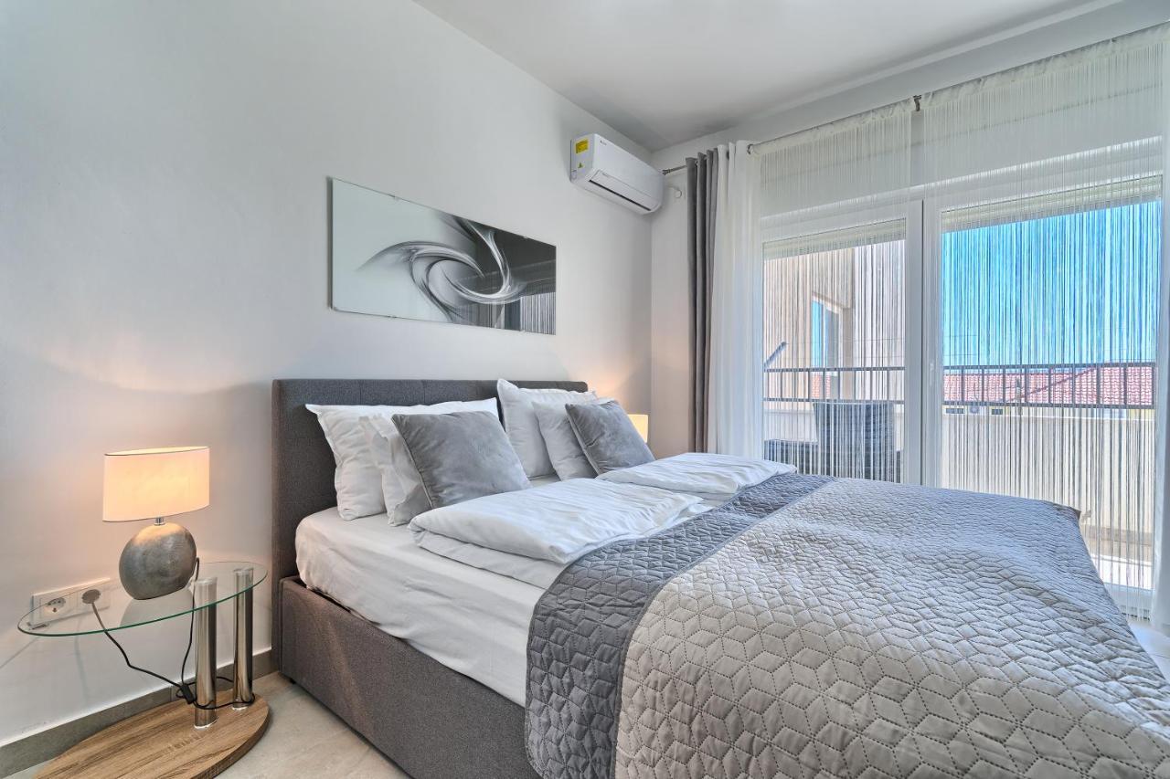 Modern Apartments With Sea View 150 Meters To Beach Kaštela Kültér fotó